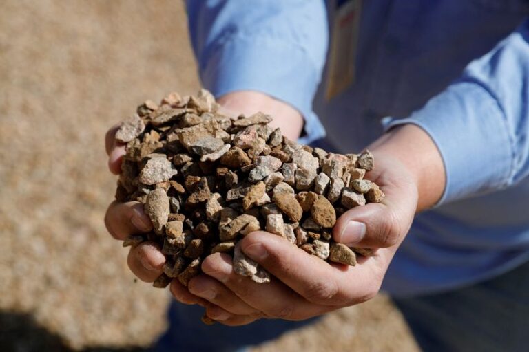 Trump May Need to Allow Chinese Minerals as US Industry Struggles to Meet 2027 Deadline